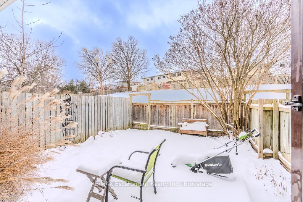 Photo 34 of Unit 9, 523 Parkview Crescent, Cambridge — HOMEH