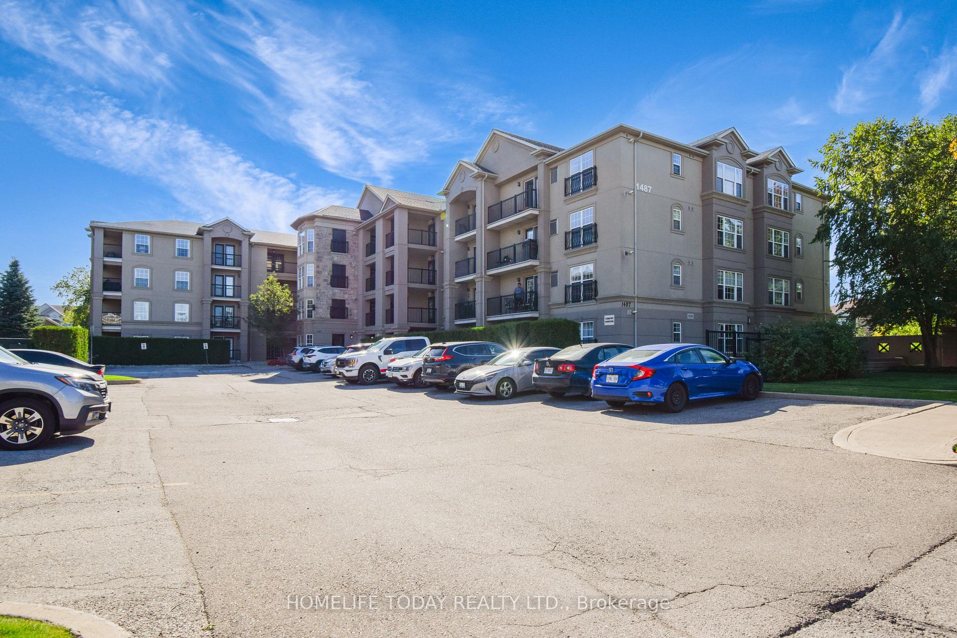 Front of Unit 208, 1487 Maple Avenue