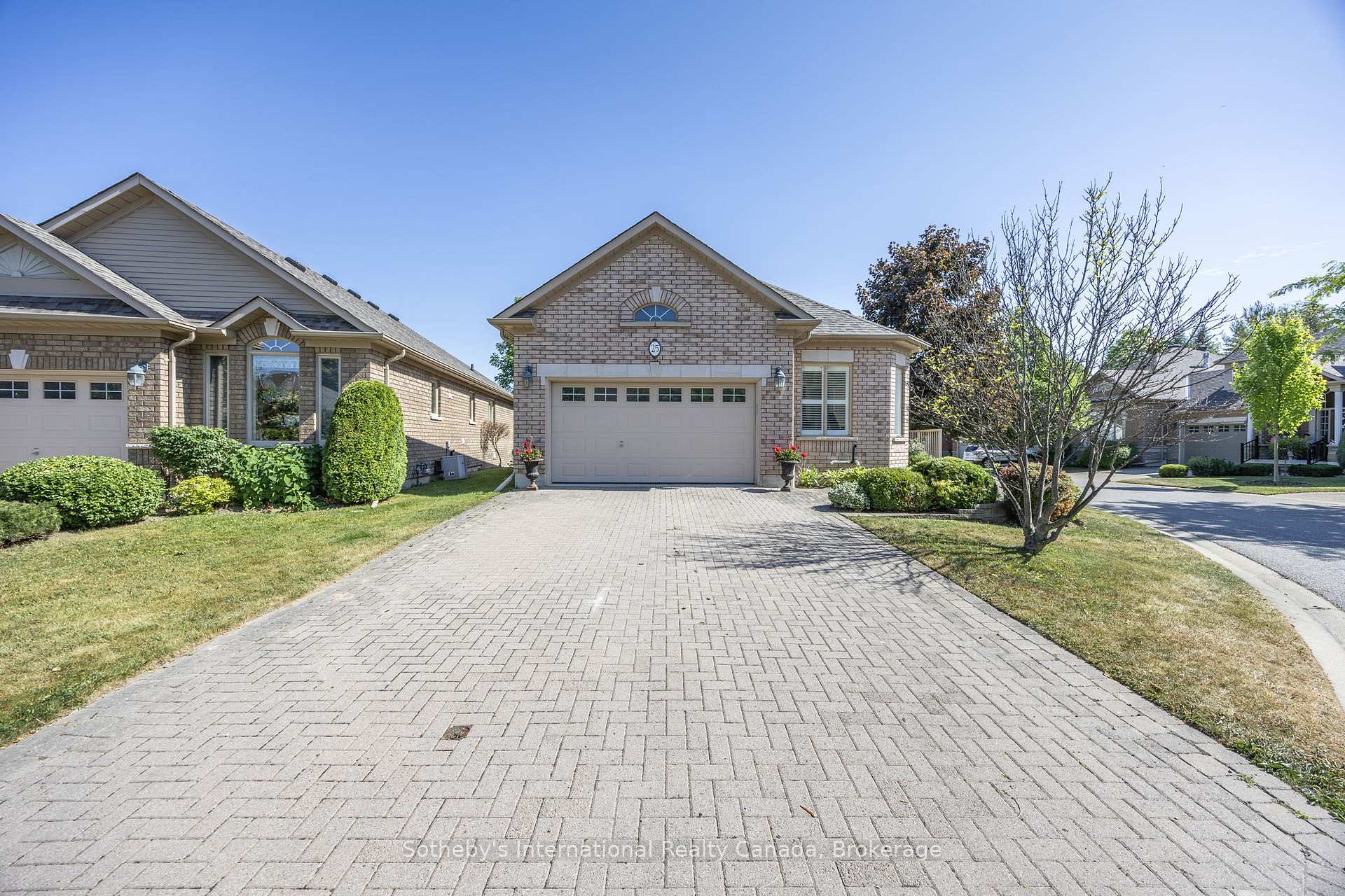 Photo 3 of 25 Renaissance Point, New Tecumseth, Rural New Tecumseth — HOMEH