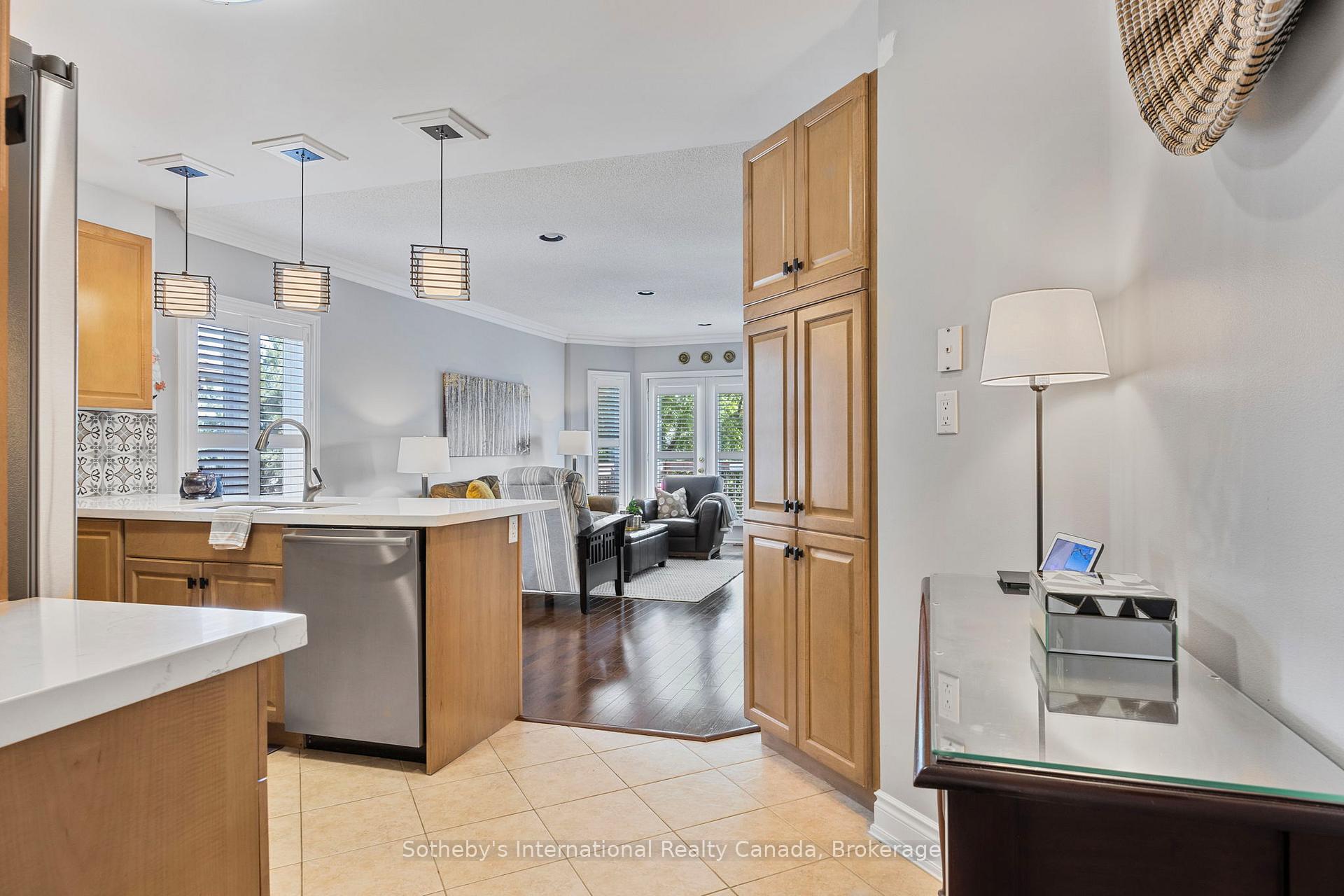 Photo 10 of 25 Renaissance Point, New Tecumseth, Rural New Tecumseth — HOMEH
