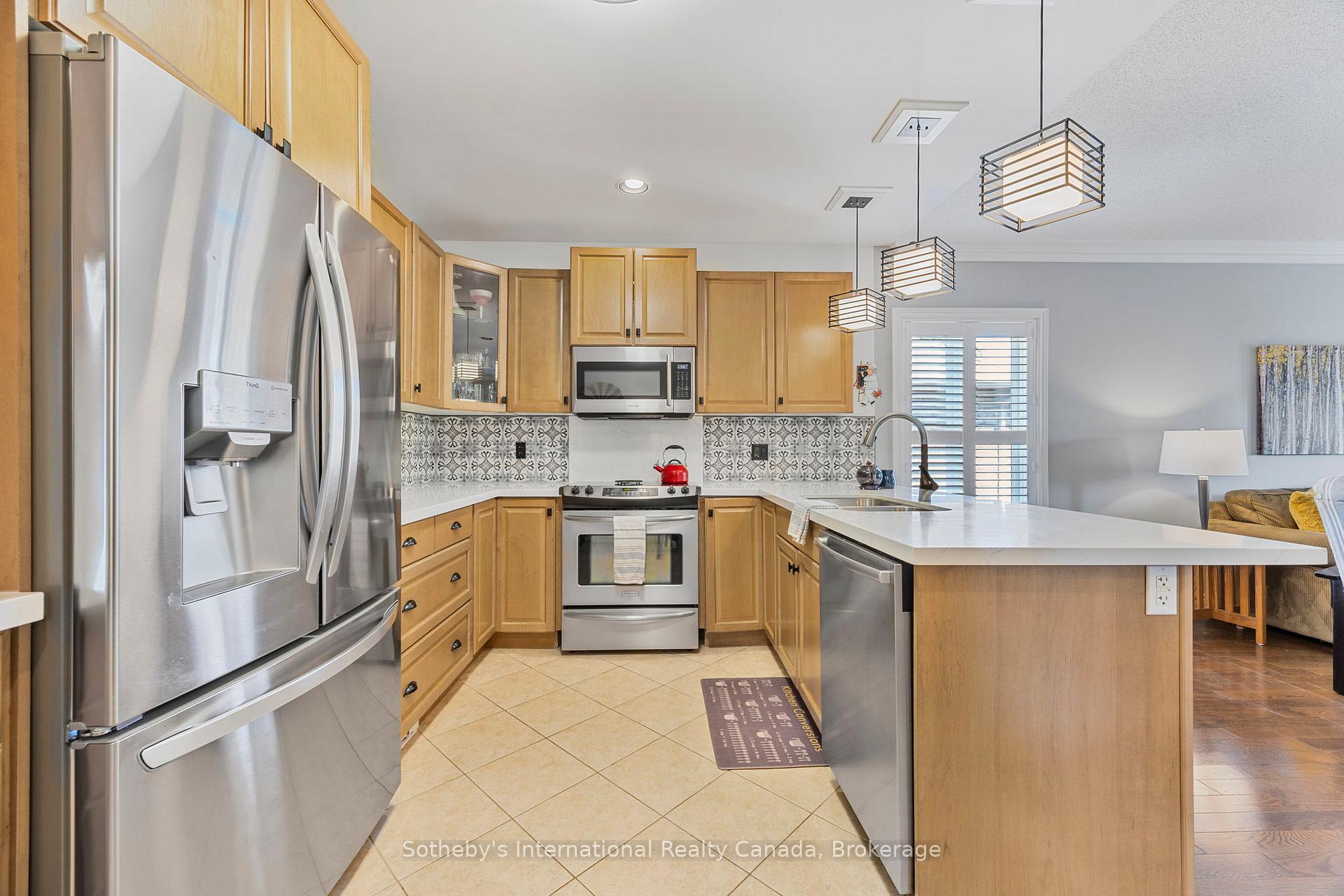 Photo 12 of 25 Renaissance Point, New Tecumseth, Rural New Tecumseth — HOMEH