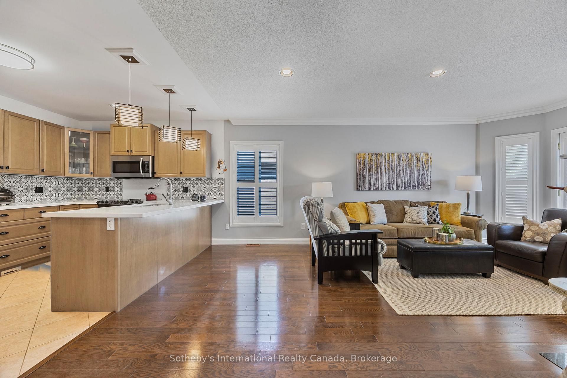 Photo 17 of 25 Renaissance Point, New Tecumseth, Rural New Tecumseth — HOMEH