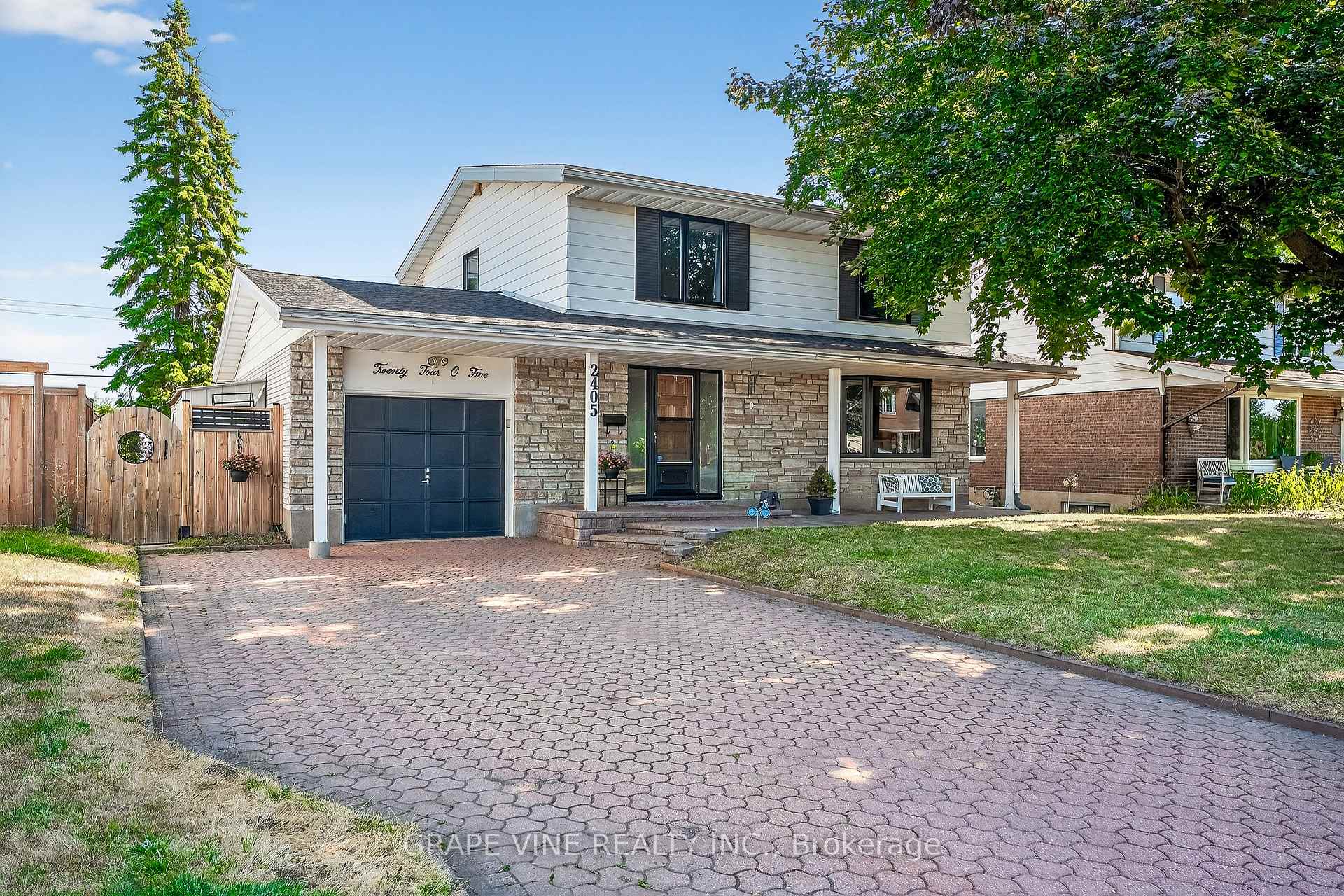 Photo 1 of 2405 Dwight Crescent, Ottawa, Hawthorne Meadows — HOMEH