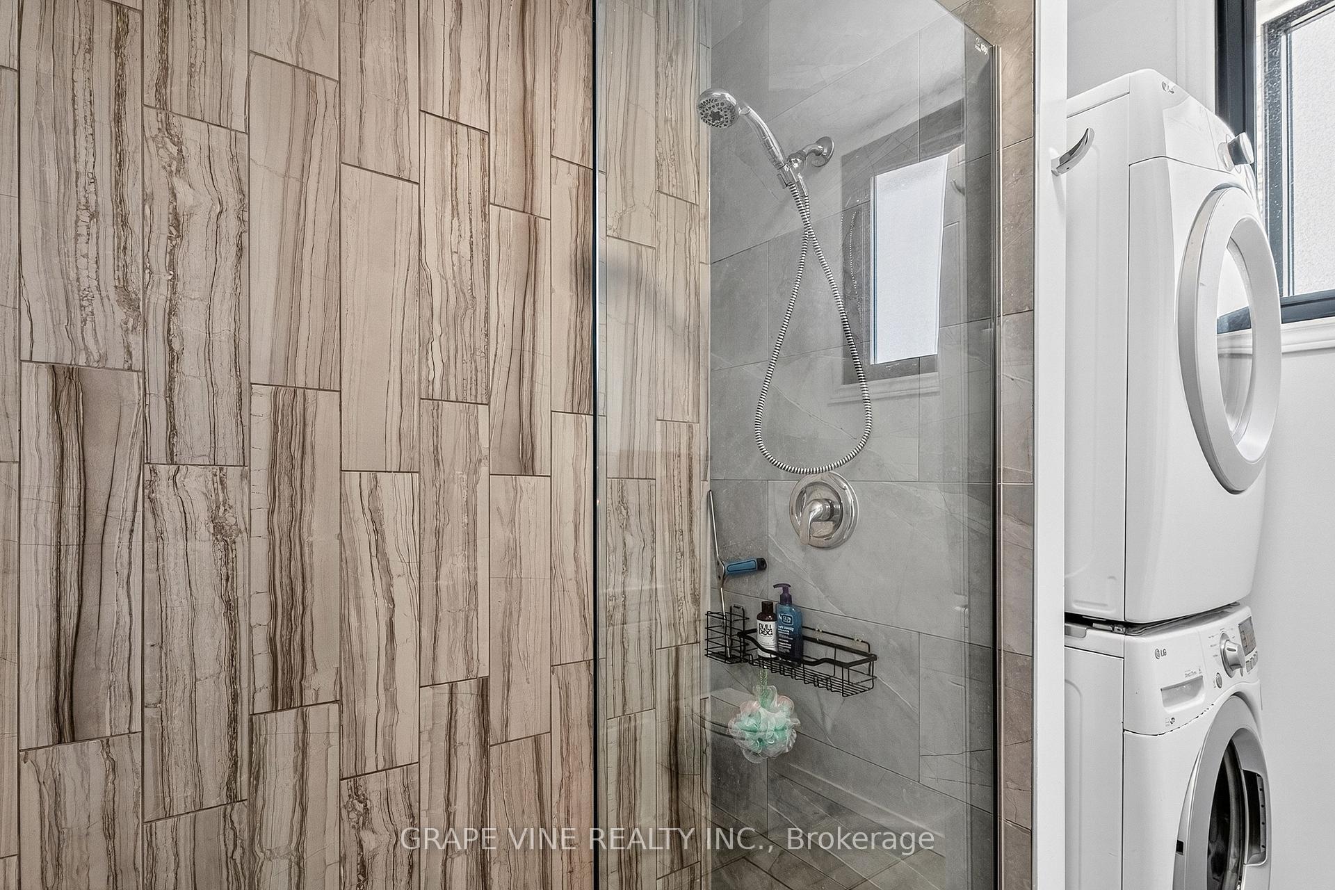 Photo 21 of 2405 Dwight Crescent, Ottawa, Hawthorne Meadows — HOMEH