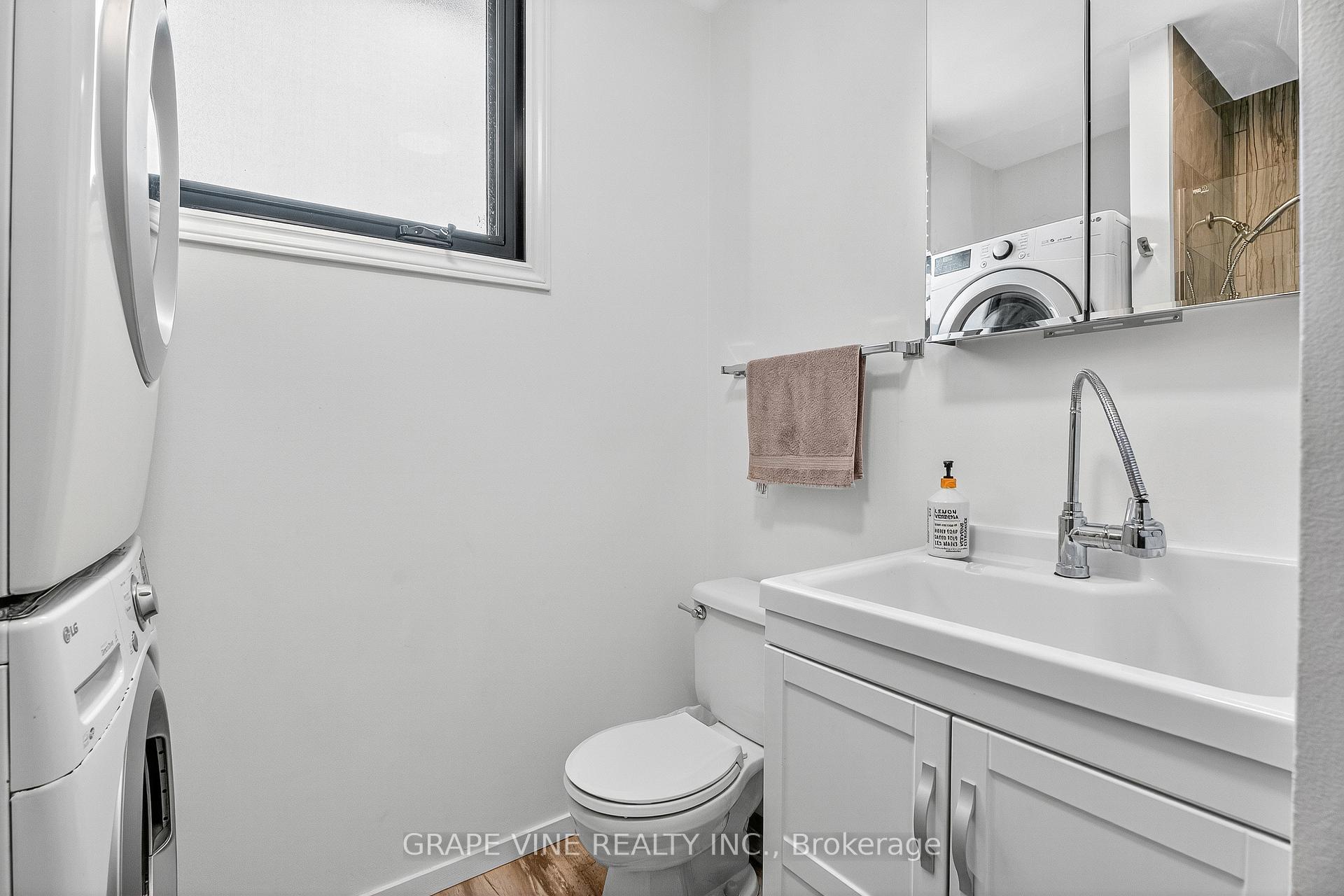 Photo 19 of 2405 Dwight Crescent, Ottawa, Hawthorne Meadows — HOMEH
