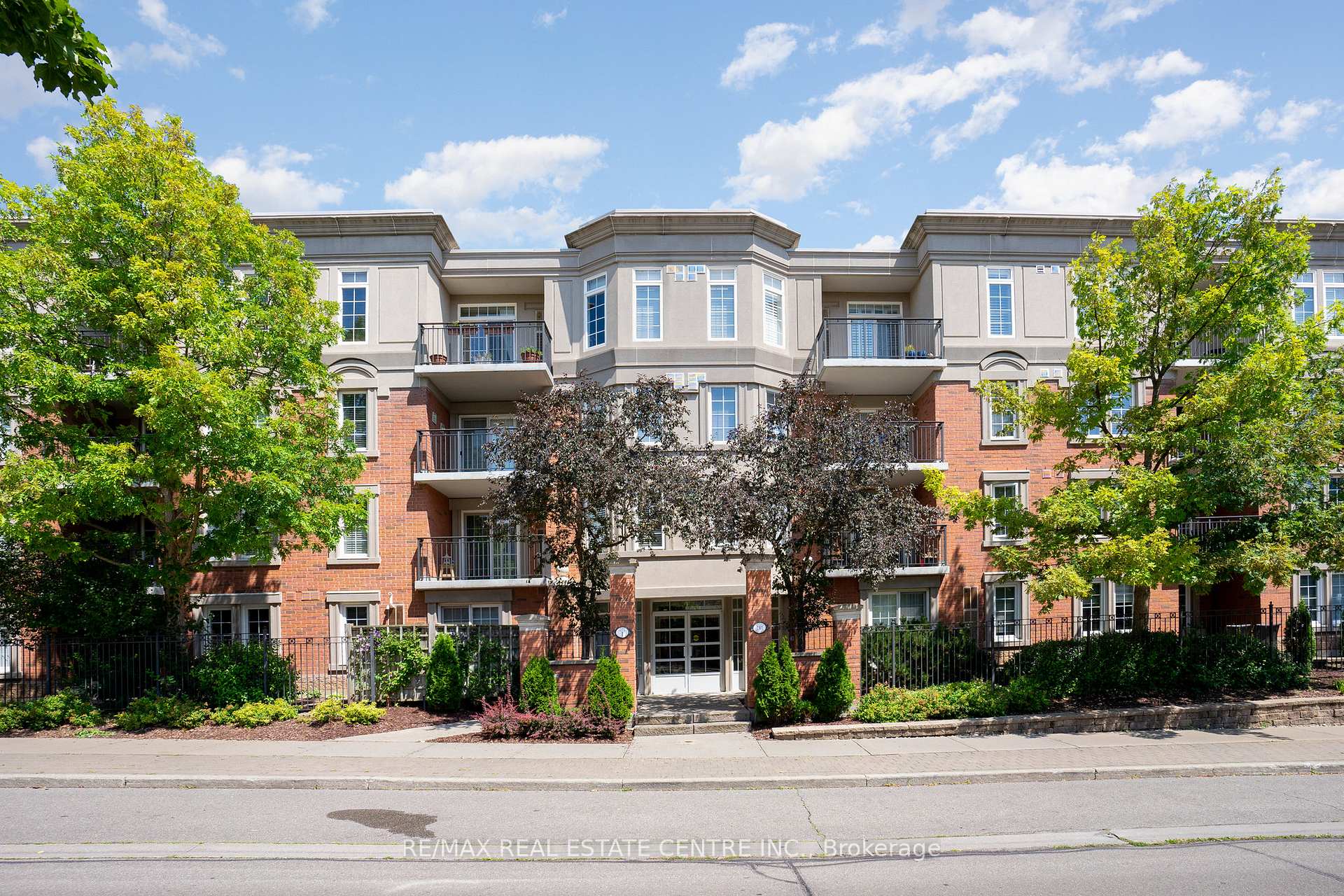 Front of Unit 410, 2301 Parkhaven Boulevard