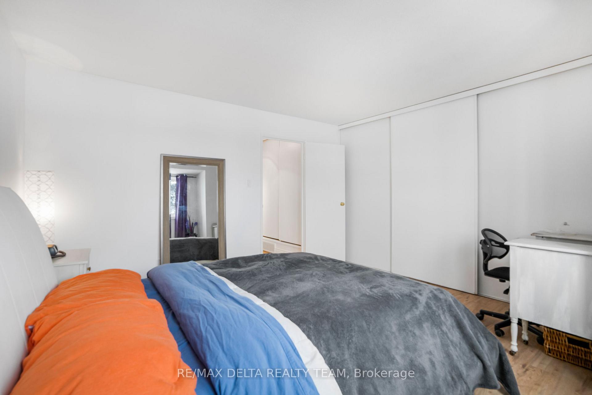 Photo 11 of 4324 Meadowvale Lane, Ottawa, Pineview — HOMEH