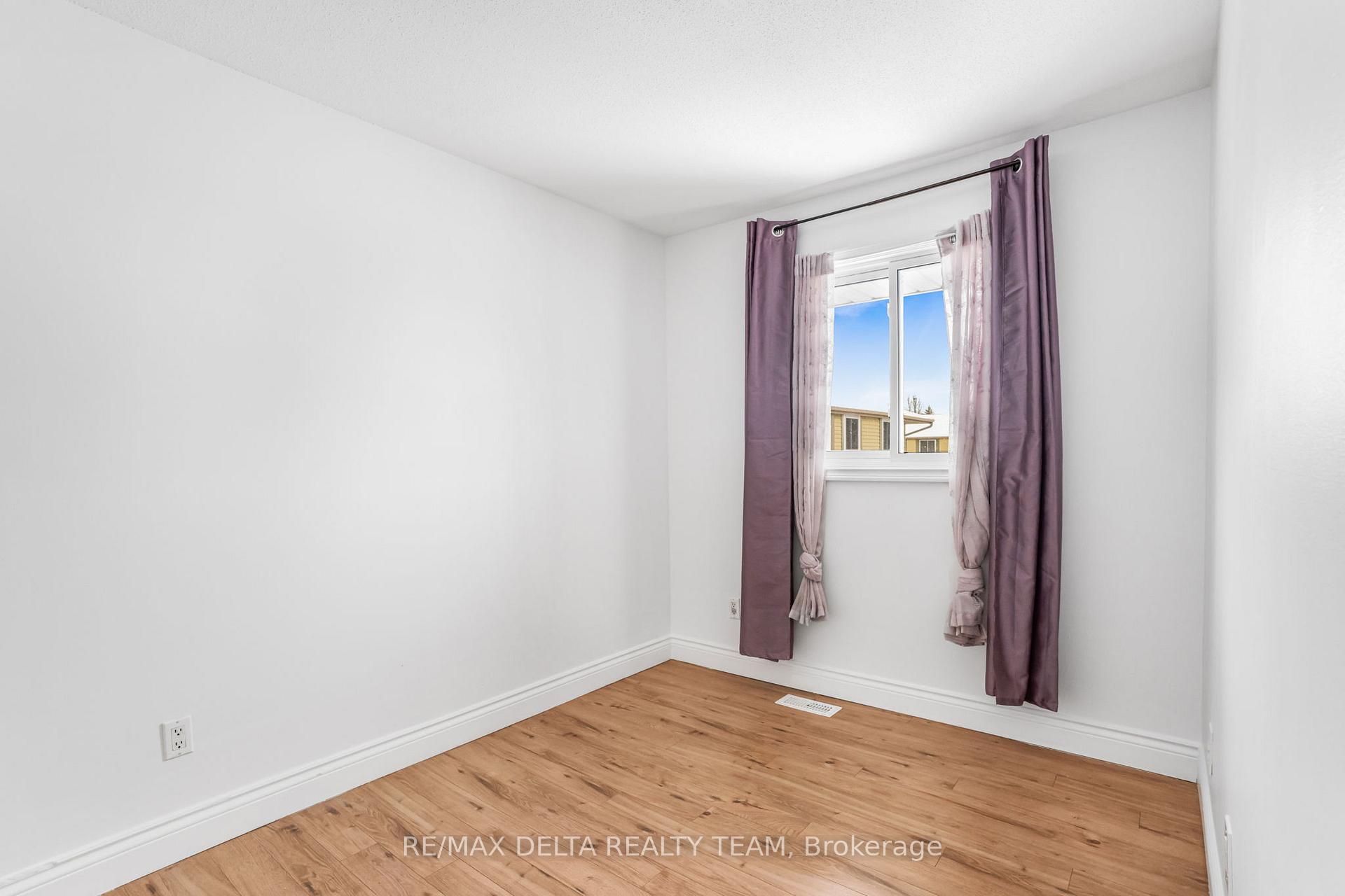 Photo 14 of 4324 Meadowvale Lane, Ottawa, Pineview — HOMEH