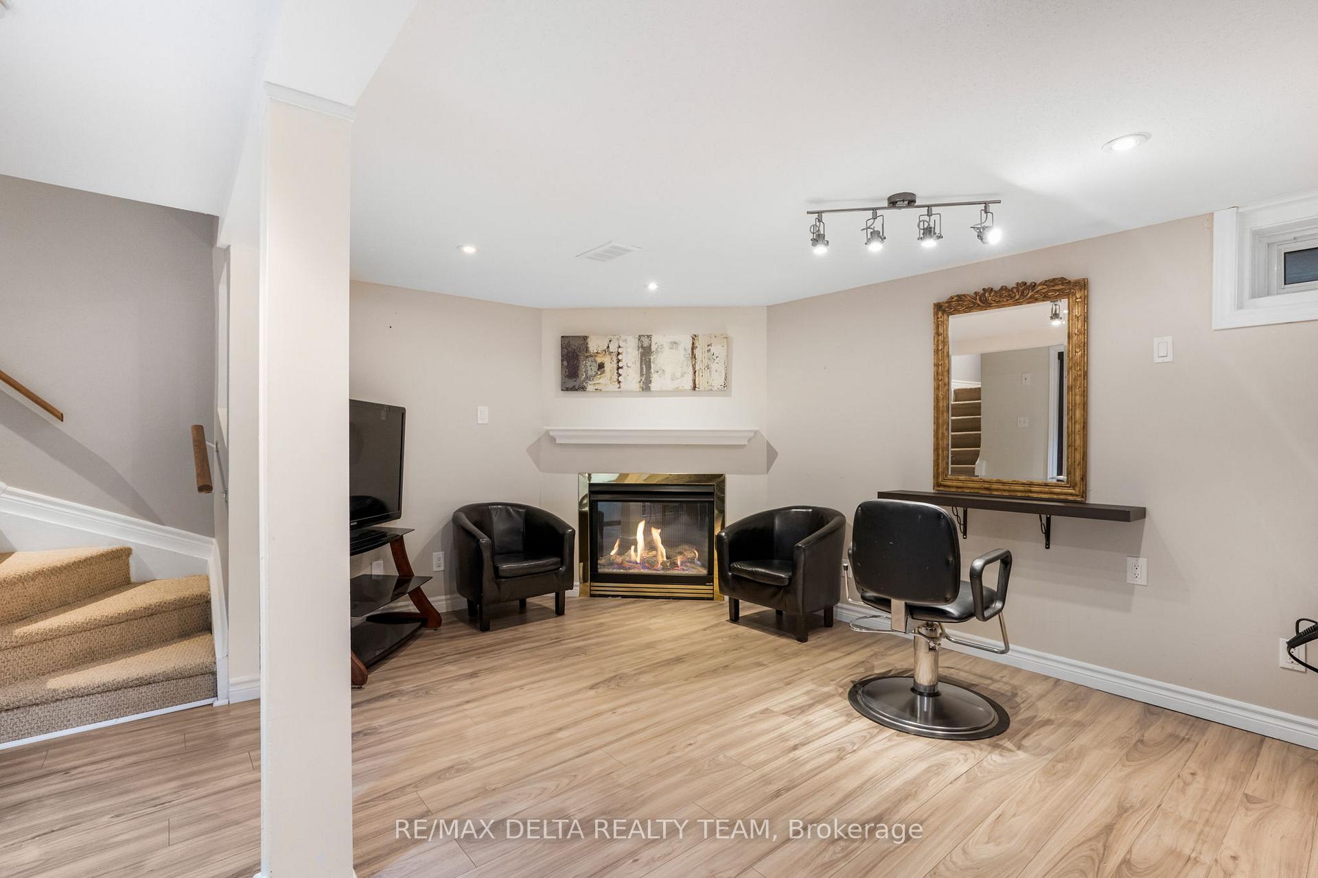 Photo 15 of 4324 Meadowvale Lane, Ottawa, Pineview — HOMEH