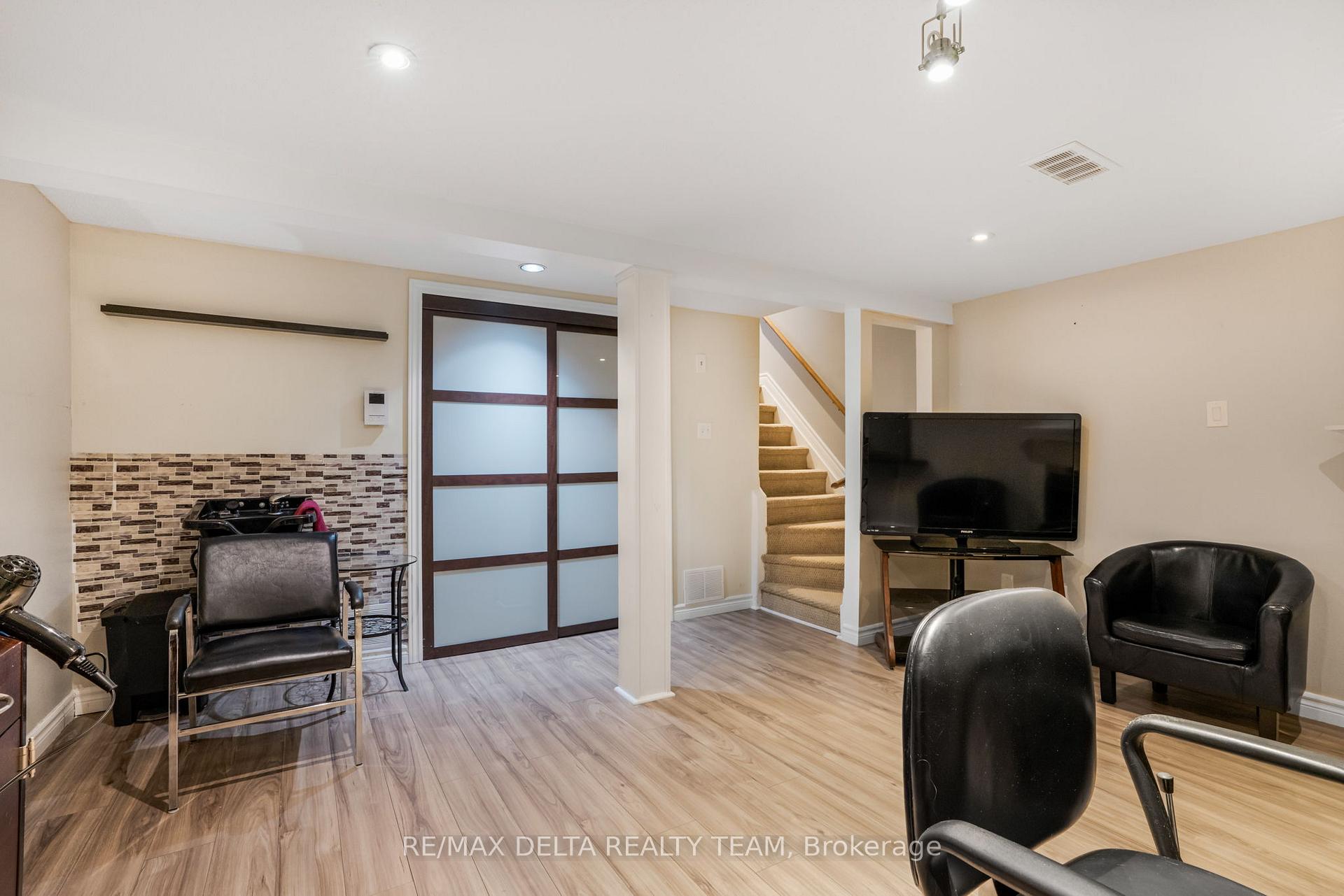 Photo 17 of 4324 Meadowvale Lane, Ottawa, Pineview — HOMEH