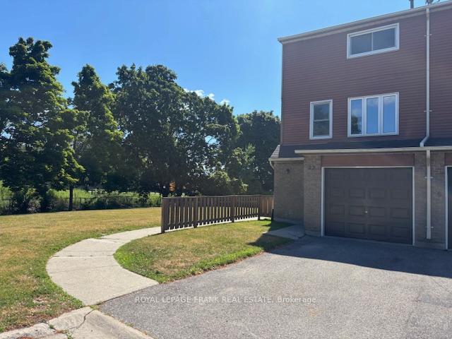 Photo 4 of Unit 22, 72 Martin Road, Clarington, Bowmanville — HOMEH