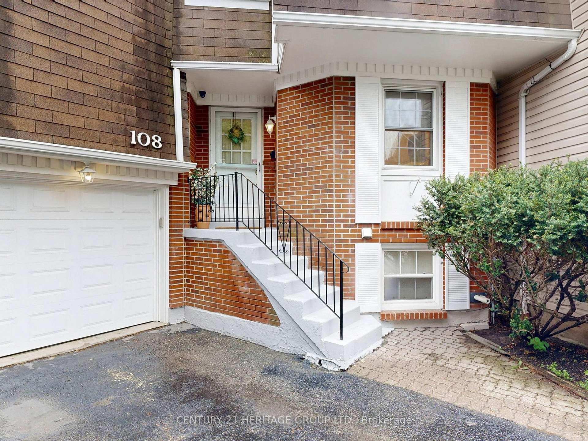 Photo 1 of 108 Confederation Way, Markham, Thornhill — HOMEH