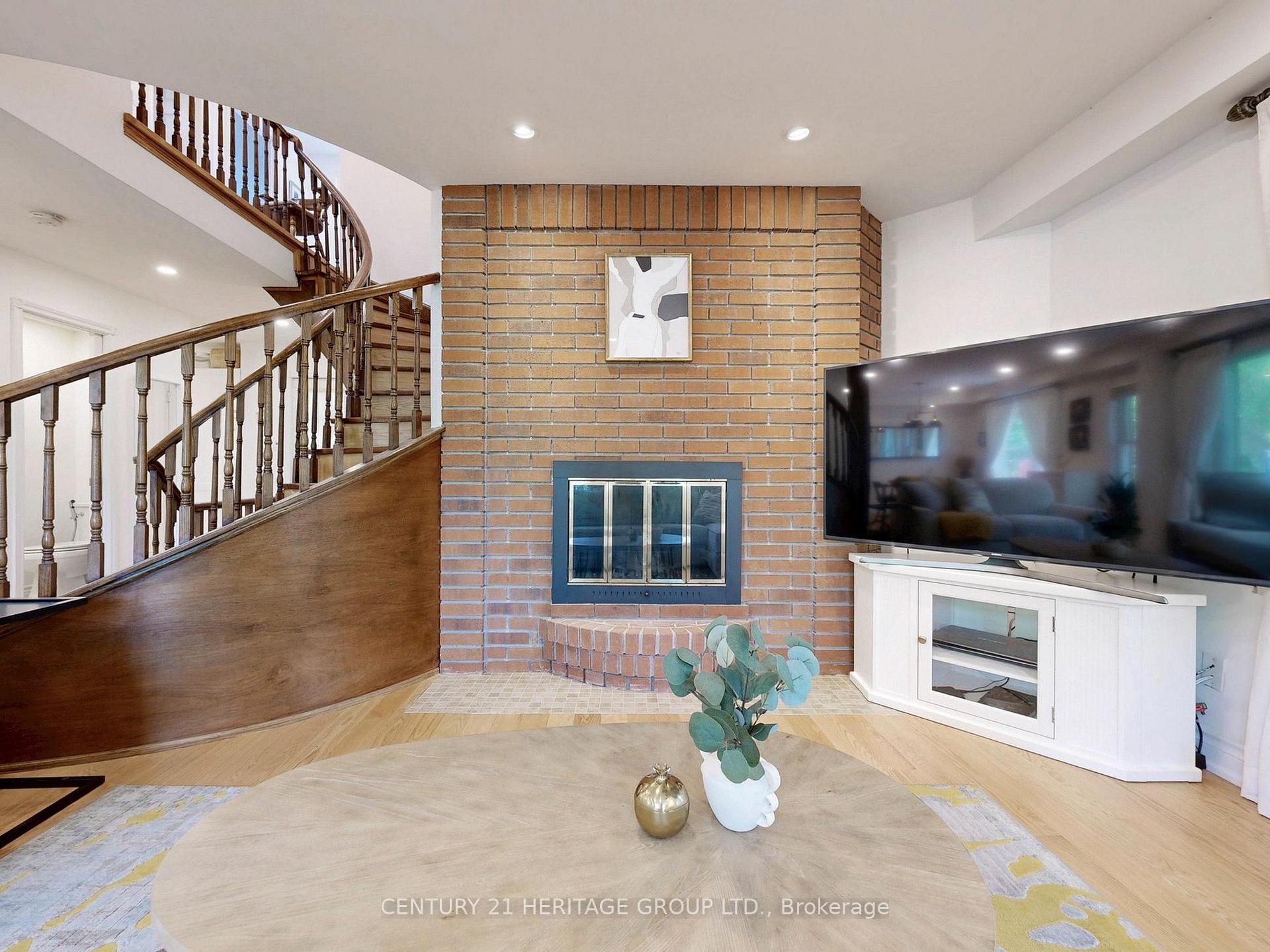 Photo 6 of 108 Confederation Way, Markham, Thornhill — HOMEH