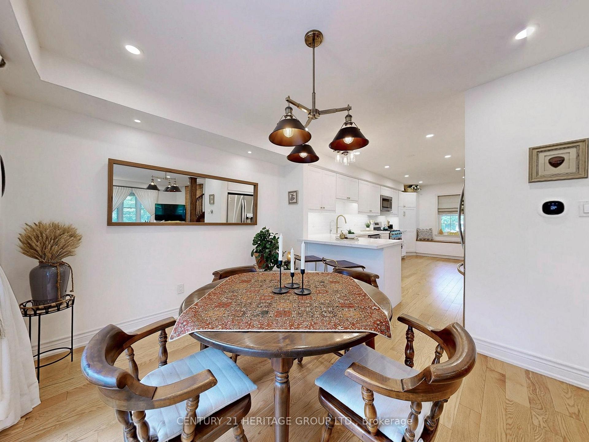 Photo 7 of 108 Confederation Way, Markham, Thornhill — HOMEH