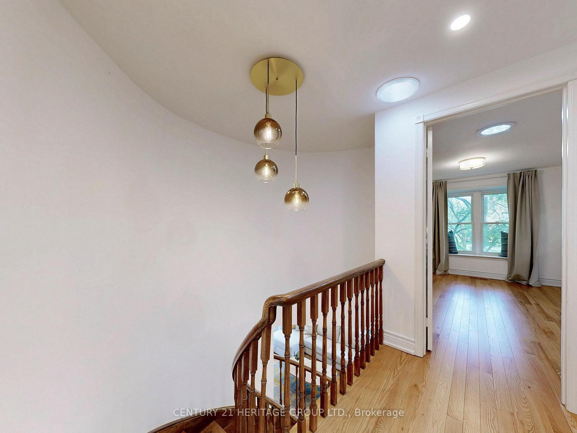 Photo 15 of 108 Confederation Way, Markham, Thornhill — HOMEH