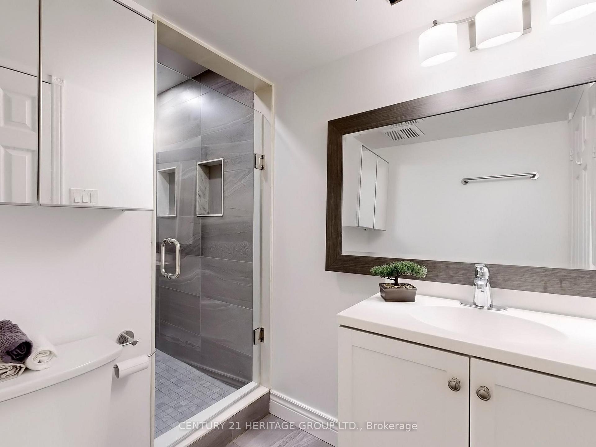 Photo 36 of 108 Confederation Way, Markham, Thornhill — HOMEH