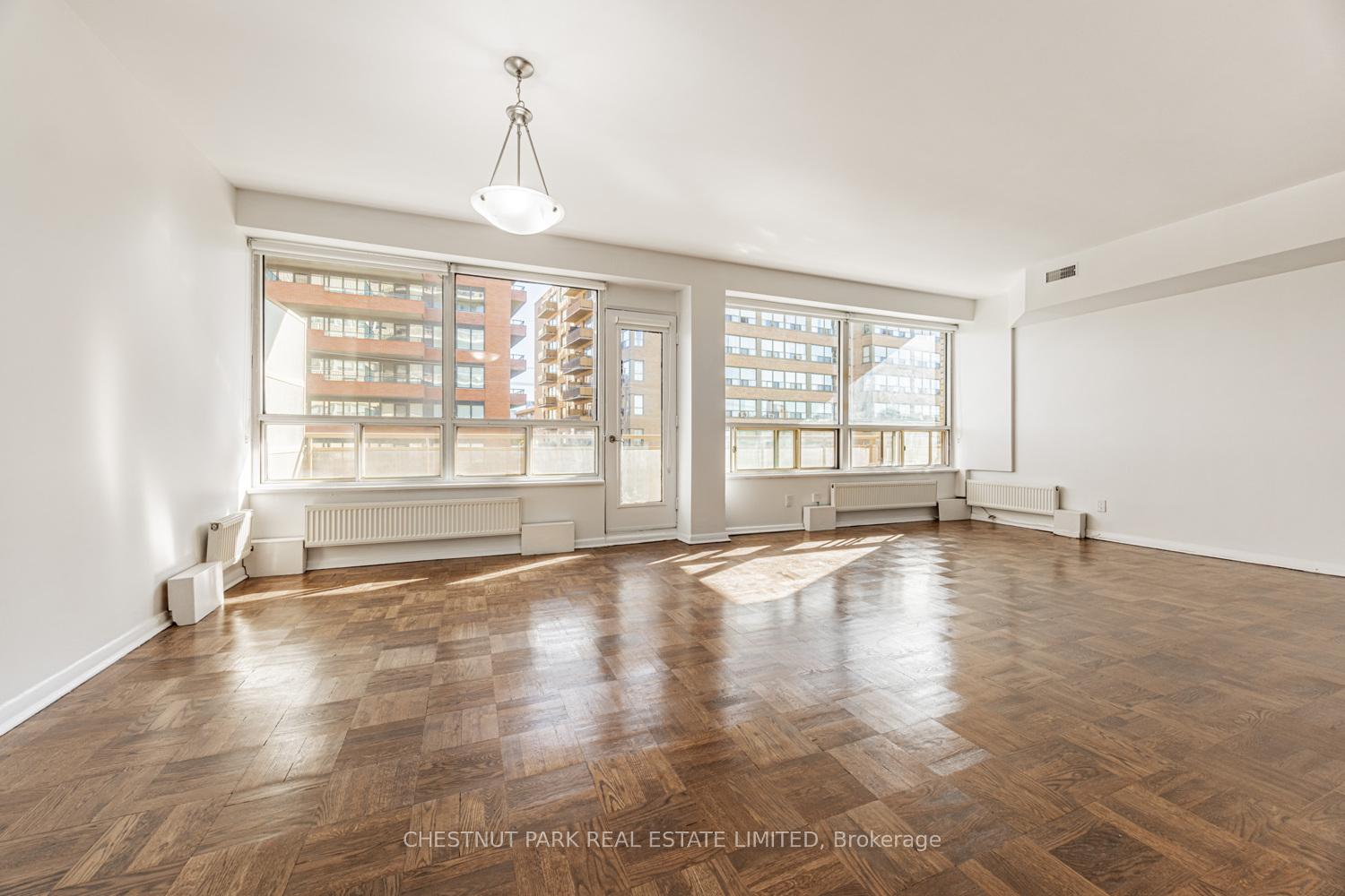 Photo 2 of Unit 306, 2500 Bathurst Street, Toronto, Forest Hill North — HOMEH