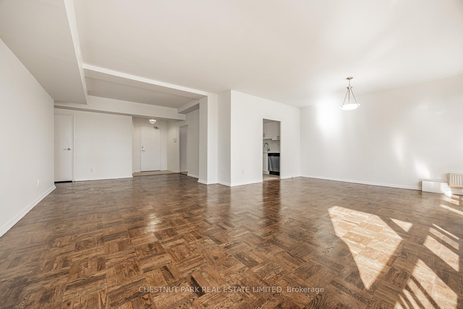 Photo 3 of Unit 306, 2500 Bathurst Street, Toronto, Forest Hill North — HOMEH