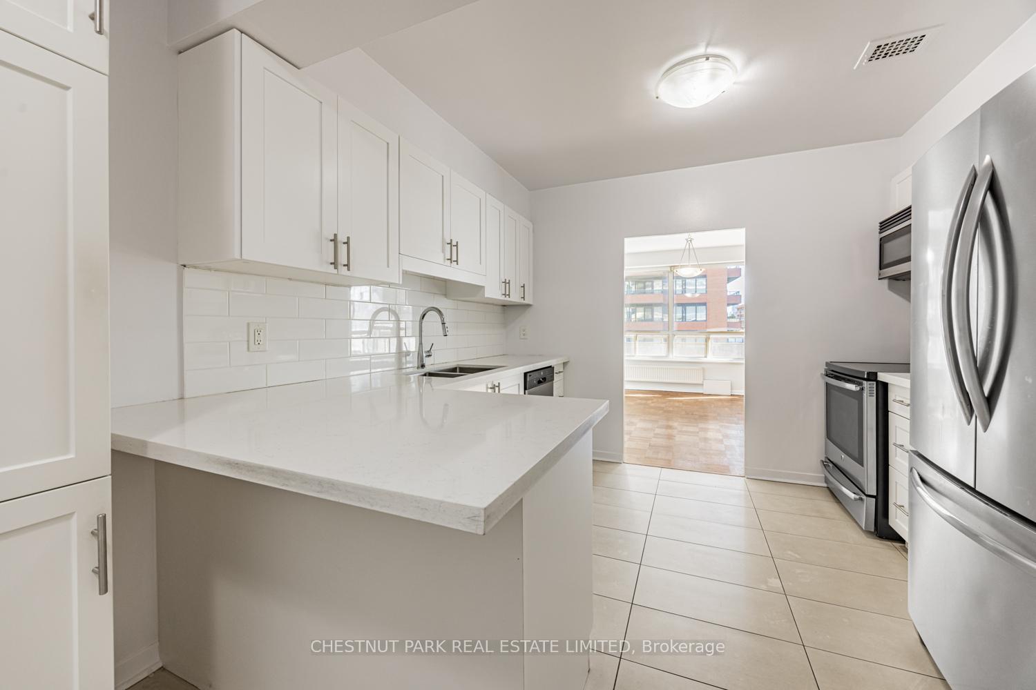 Photo 5 of Unit 306, 2500 Bathurst Street, Toronto, Forest Hill North — HOMEH