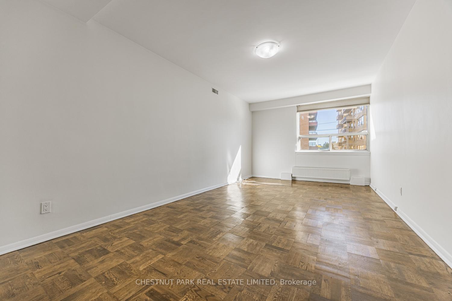 Photo 8 of Unit 306, 2500 Bathurst Street, Toronto, Forest Hill North — HOMEH