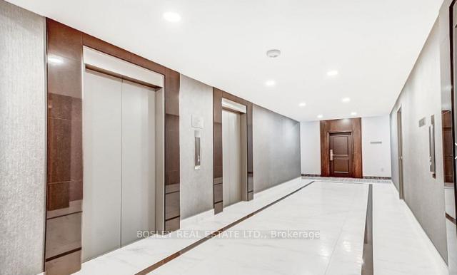 Photo 4 of Unit 705, 1 Leaside Park Drive, Toronto, Thorncliffe Park — HOMEH