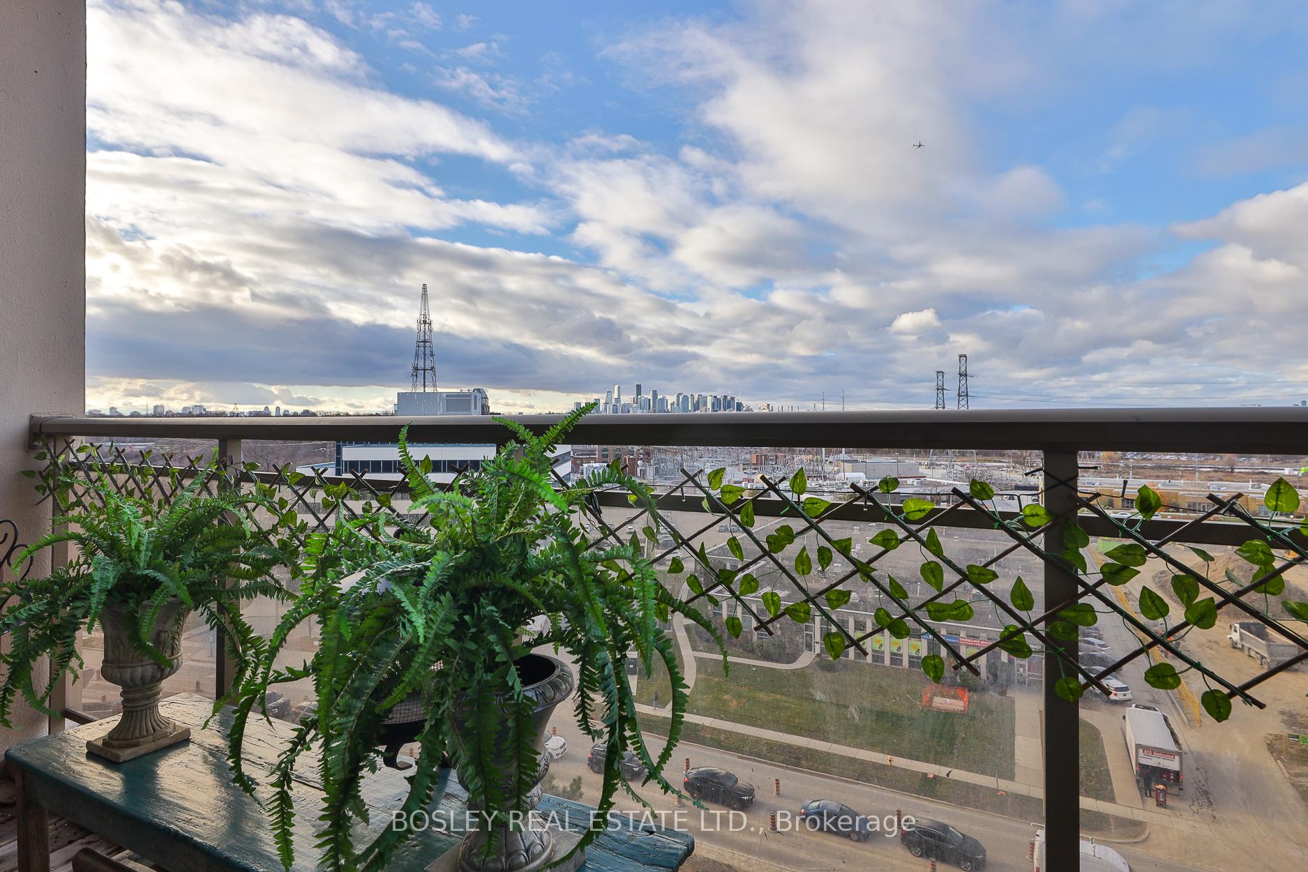 Photo 22 of Unit 705, 1 Leaside Park Drive, Toronto, Thorncliffe Park — HOMEH