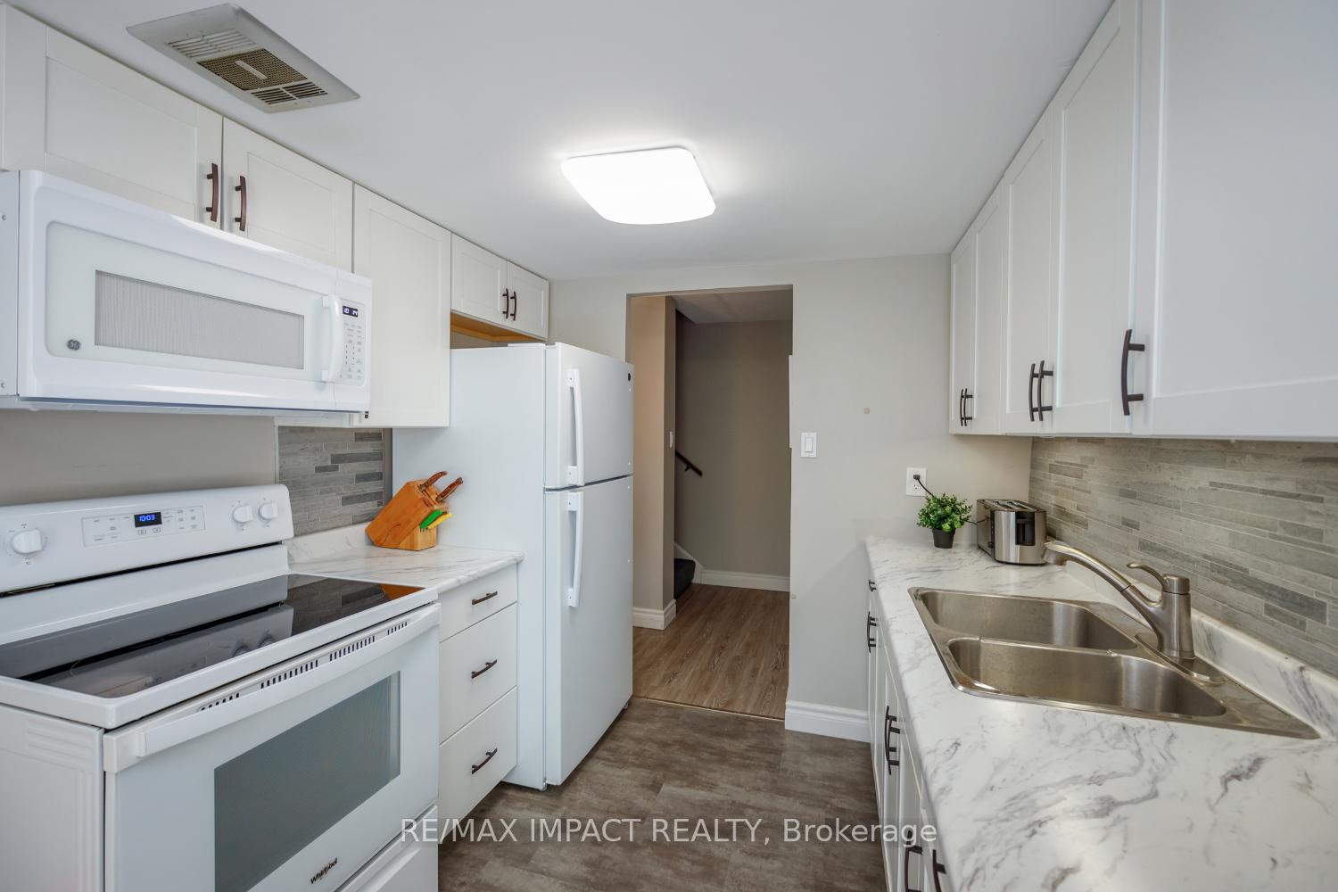 Photo 6 of Unit 31, 43 Taunton Road E, Oshawa, Taunton — HOMEH