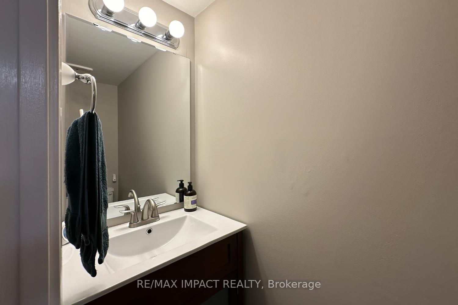 Photo 15 of Unit 31, 43 Taunton Road E, Oshawa, Taunton — HOMEH