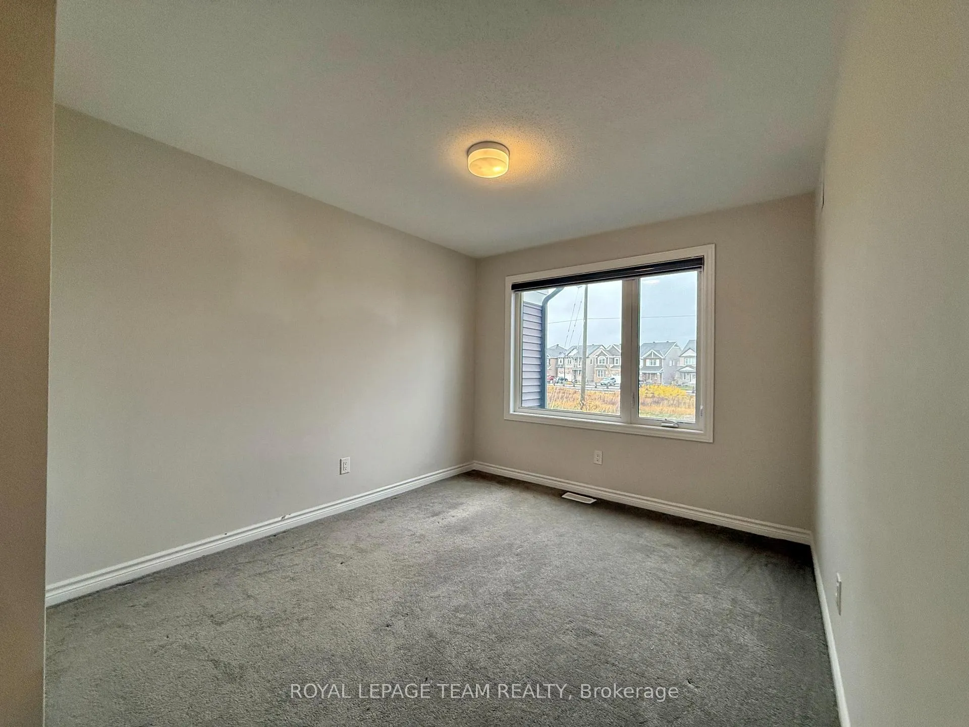 Photo 9 of 709 Megrez Way E, Ottawa, Barrhaven - Half Moon Bay — HOMEH