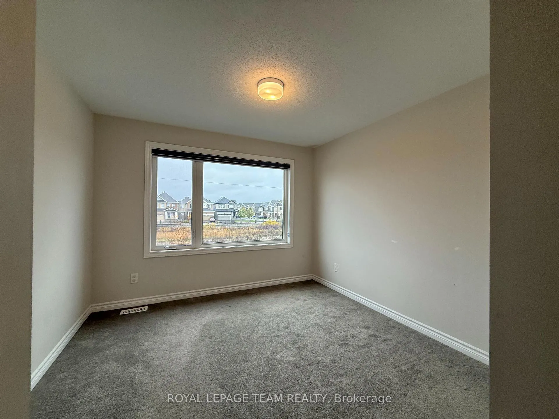 Photo 11 of 709 Megrez Way E, Ottawa, Barrhaven - Half Moon Bay — HOMEH