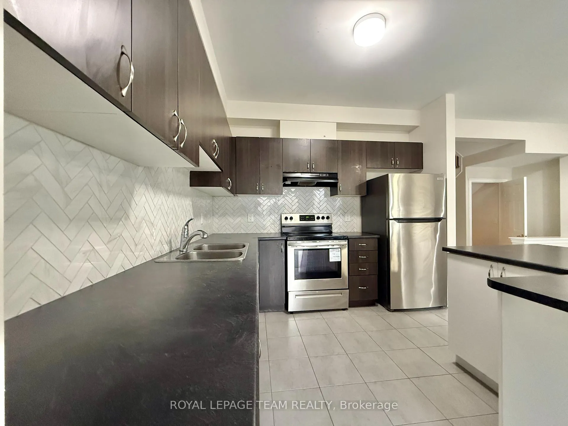 Photo 16 of 709 Megrez Way E, Ottawa, Barrhaven - Half Moon Bay — HOMEH
