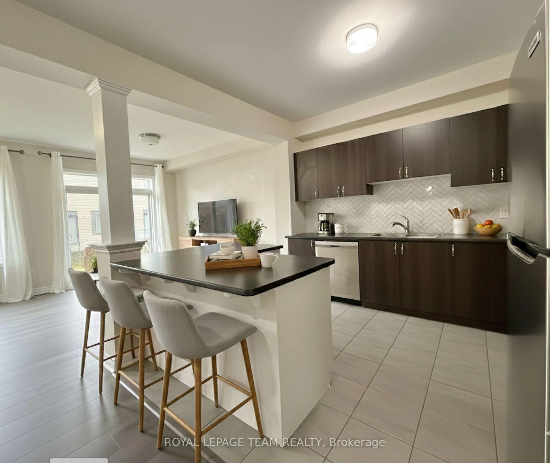 Photo 17 of 709 Megrez Way E, Ottawa, Barrhaven - Half Moon Bay — HOMEH