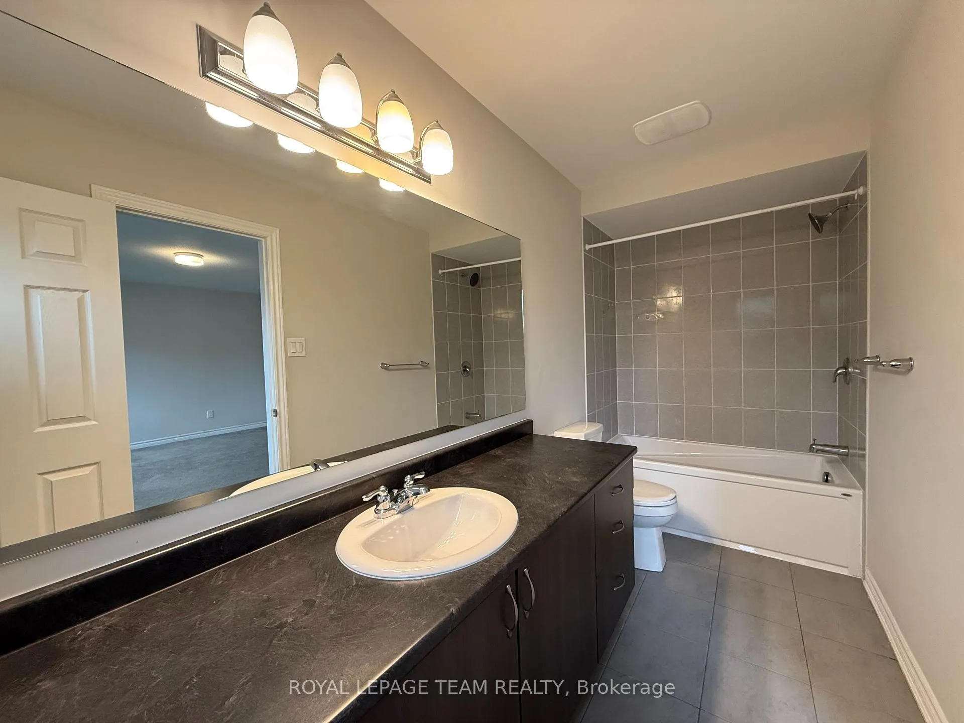 Photo 19 of 709 Megrez Way E, Ottawa, Barrhaven - Half Moon Bay — HOMEH