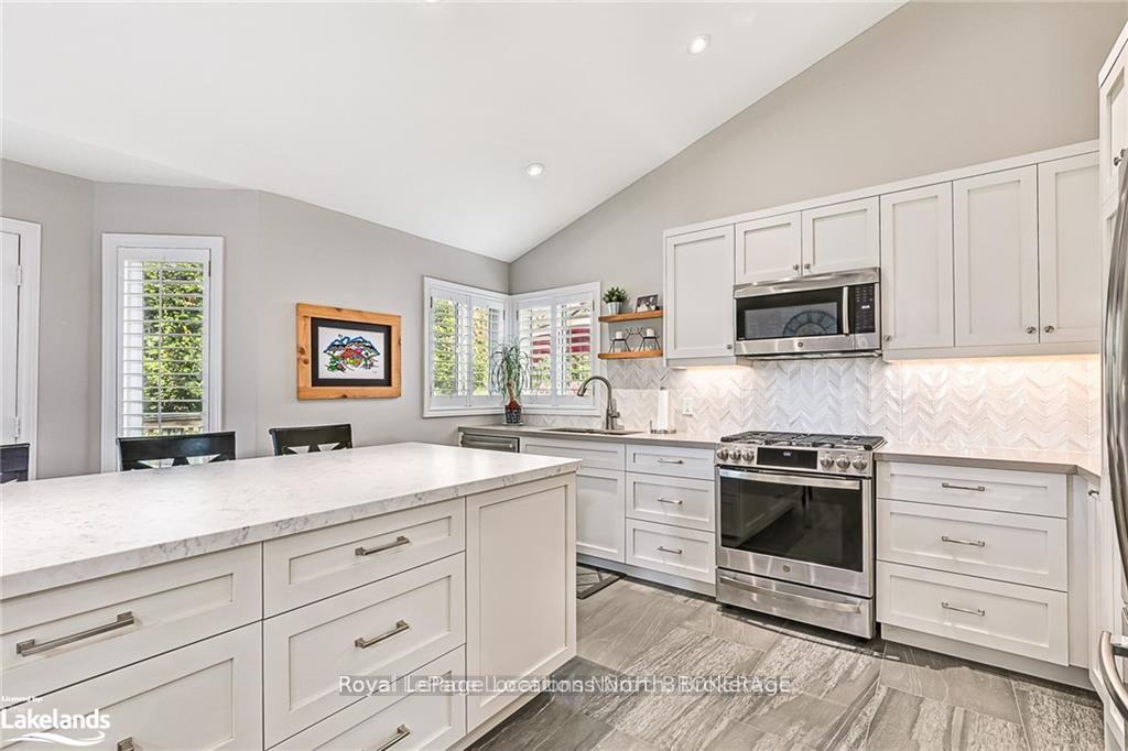 Photo 15 of 13 Barker Boulevard, Collingwood — HOMEH