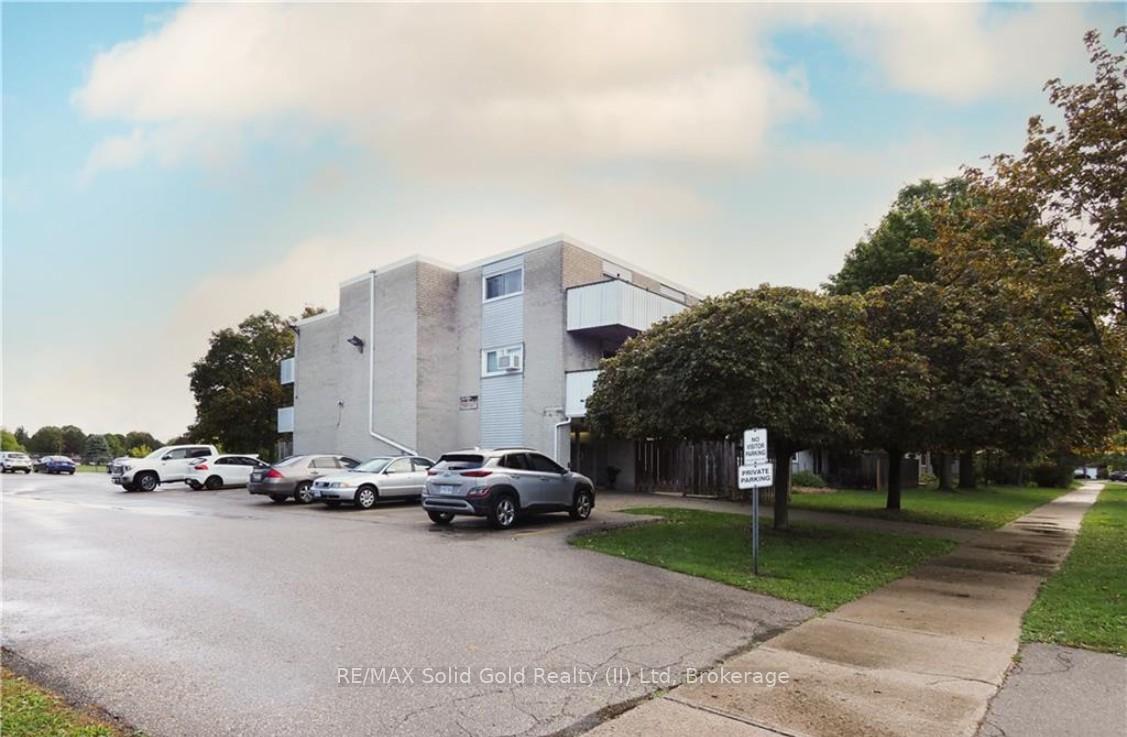 Photo 3 of Unit 102, 80 Breckenridge Drive, Kitchener — HOMEH