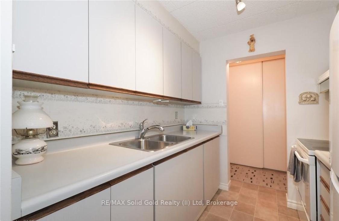 Photo 13 of Unit 102, 80 Breckenridge Drive, Kitchener — HOMEH