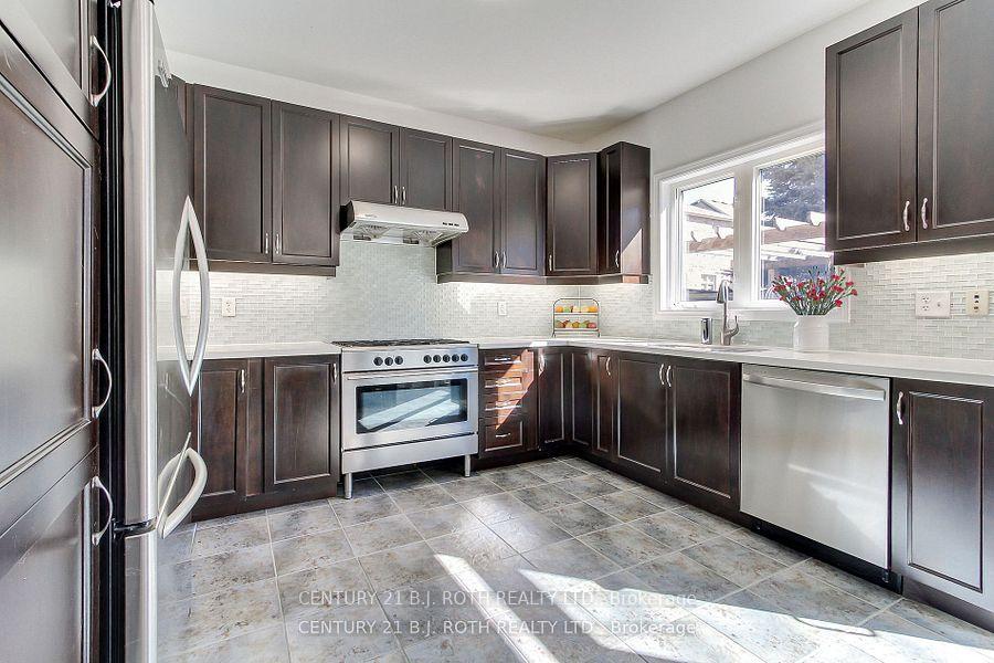 Photo 14 of 27 Nicklaus Drive, Aurora, Bayview Northeast — HOMEH