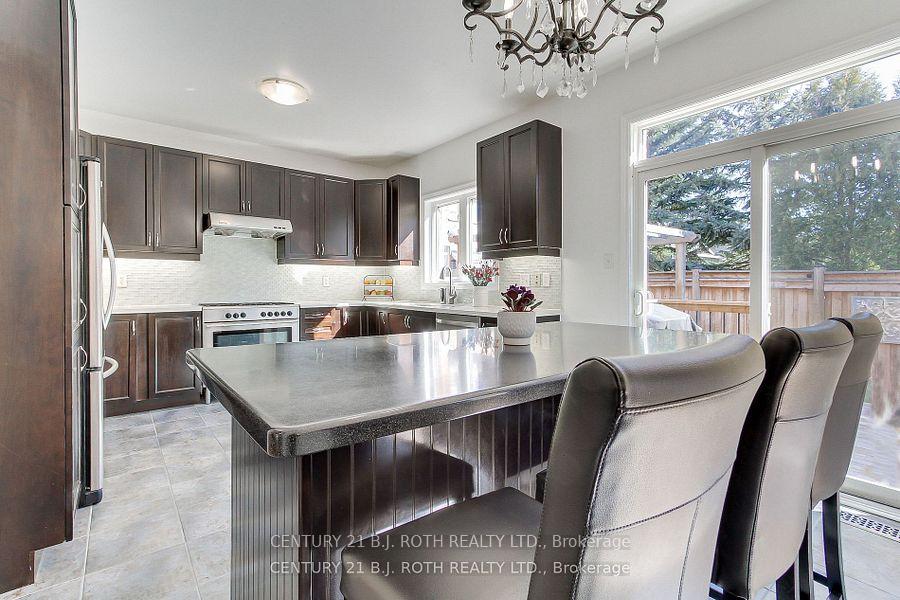 Photo 16 of 27 Nicklaus Drive, Aurora, Bayview Northeast — HOMEH