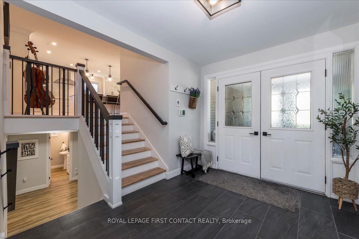 Photo 4 of 31 Mountbatten Crescent, Barrie, Codrington — HOMEH