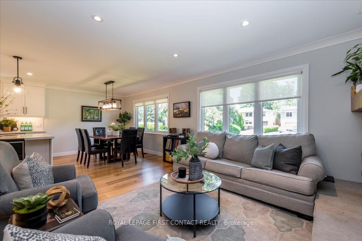 Photo 9 of 31 Mountbatten Crescent, Barrie, Codrington — HOMEH