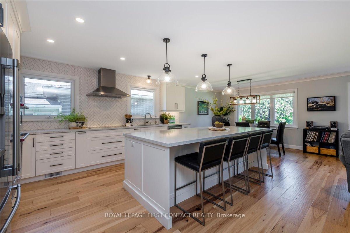 Photo 12 of 31 Mountbatten Crescent, Barrie, Codrington — HOMEH