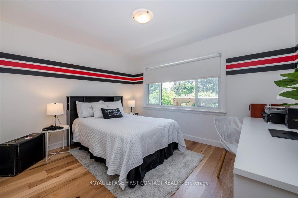 Photo 22 of 31 Mountbatten Crescent, Barrie, Codrington — HOMEH