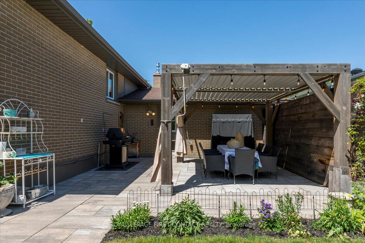 Photo 30 of 31 Mountbatten Crescent, Barrie, Codrington — HOMEH