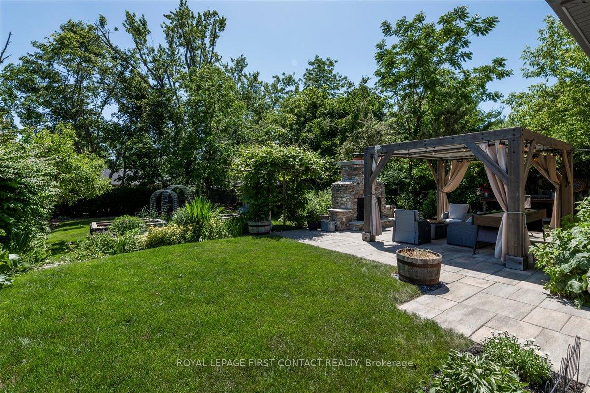 Photo 33 of 31 Mountbatten Crescent, Barrie, Codrington — HOMEH
