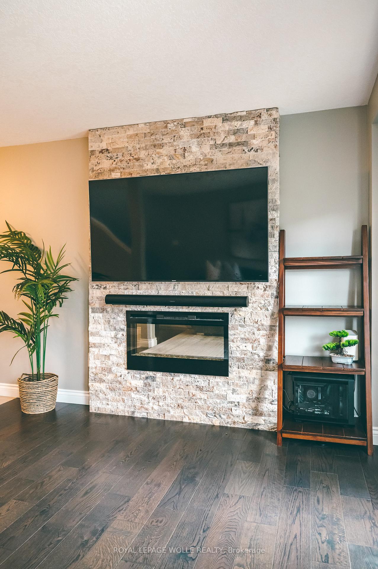 Photo 4 of Unit K63, 85 Bankside Drive, Kitchener — HOMEH