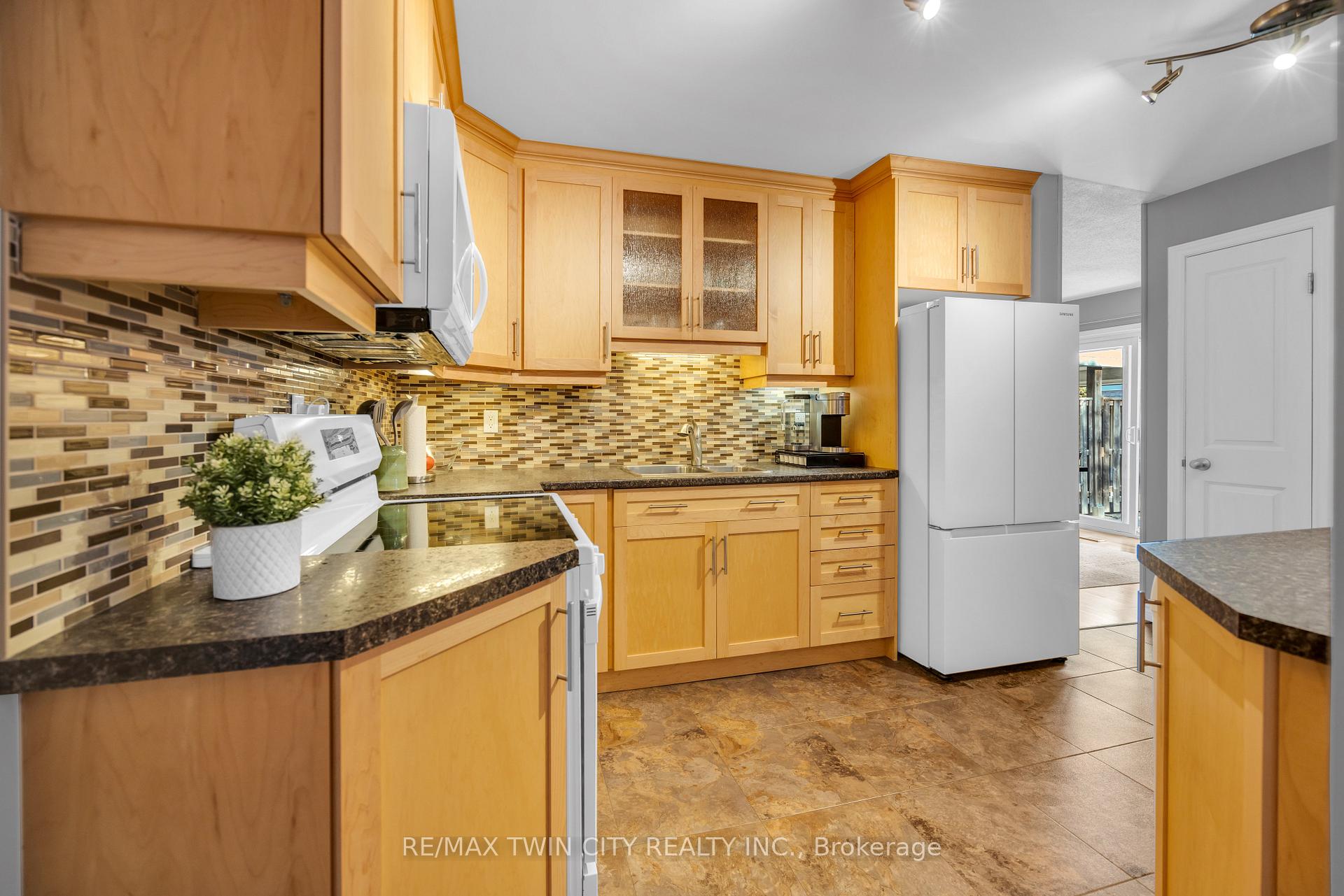 Photo 10 of Unit 54, 14 Williamsburg Road, Kitchener — HOMEH