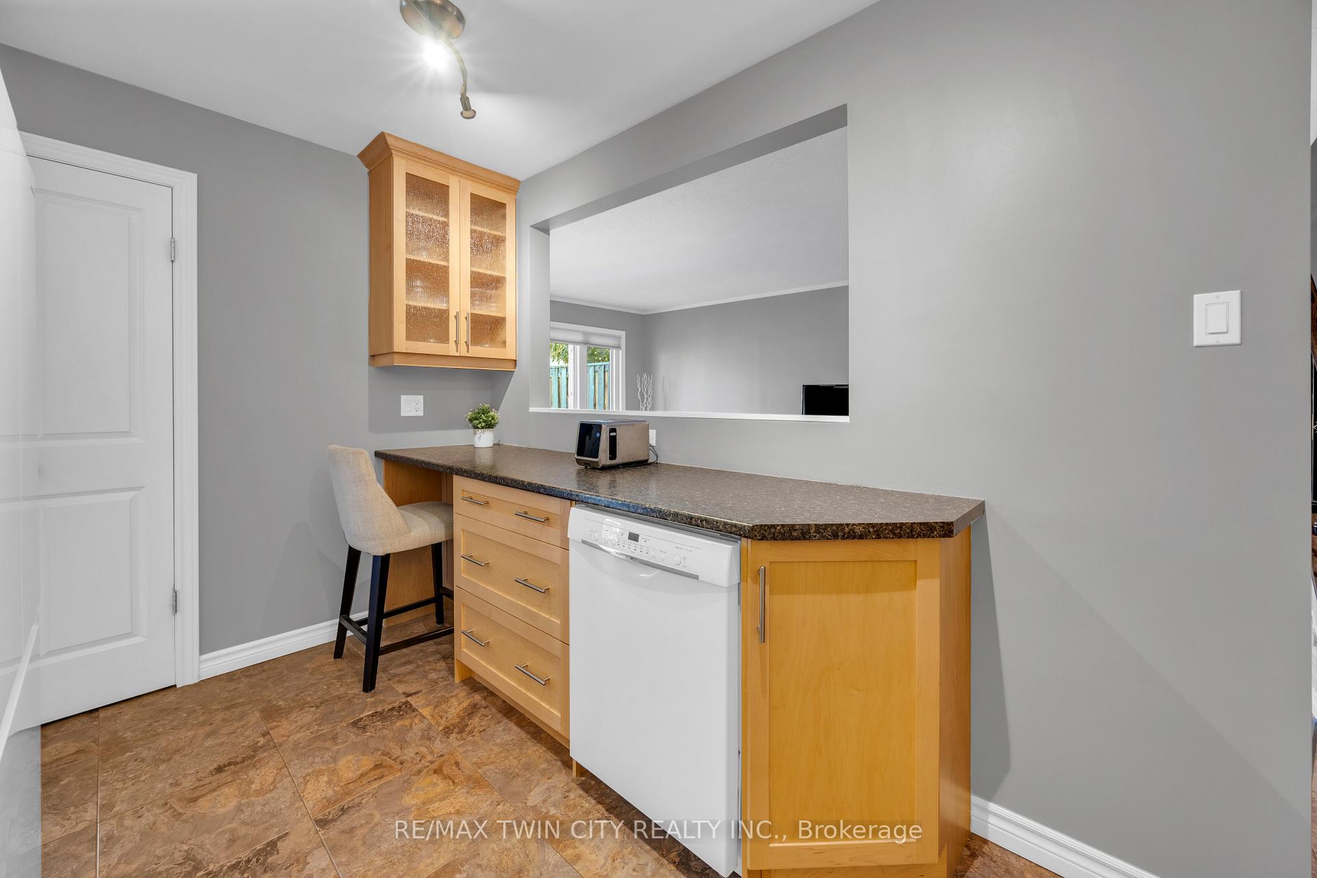 Photo 11 of Unit 54, 14 Williamsburg Road, Kitchener — HOMEH
