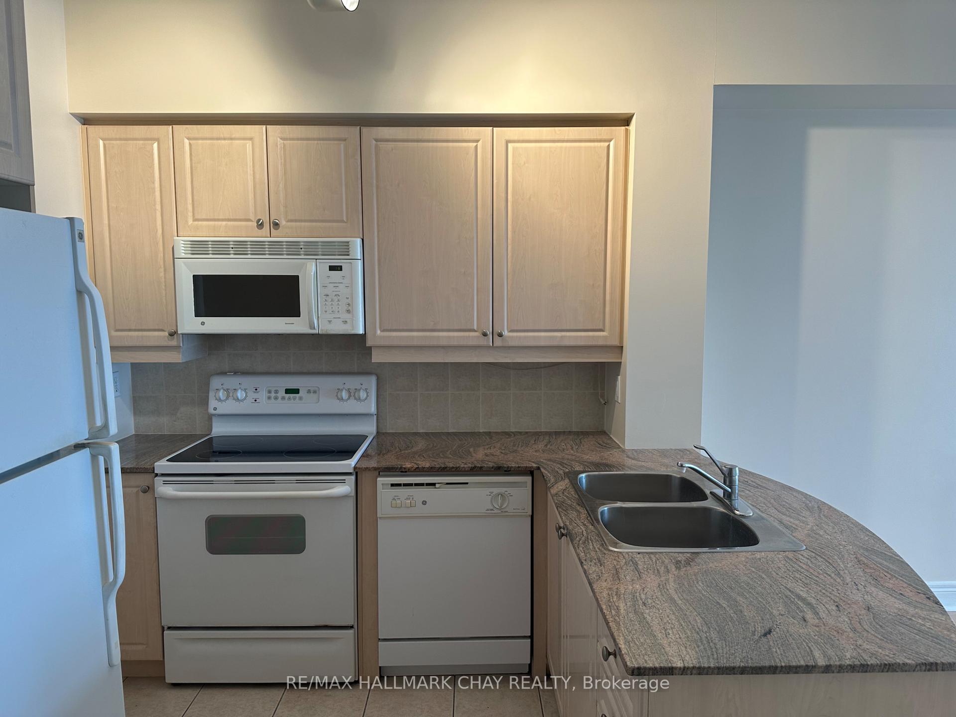 Photo 4 of Unit 403-PH3, 280 Aberdeen Boulevard, Midland — HOMEH