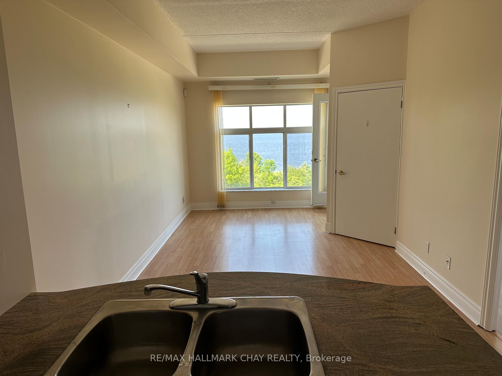 Photo 6 of Unit 403-PH3, 280 Aberdeen Boulevard, Midland — HOMEH