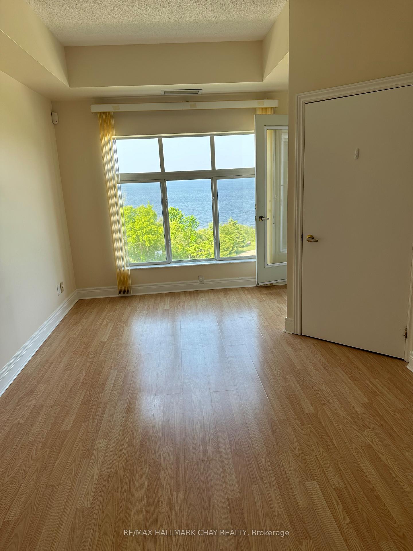 Photo 7 of Unit 403-PH3, 280 Aberdeen Boulevard, Midland — HOMEH